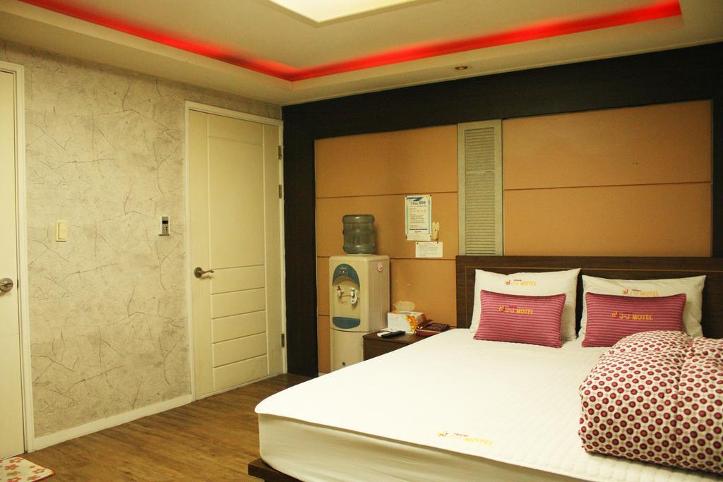 Hotel Bridge Busan Bagian luar foto