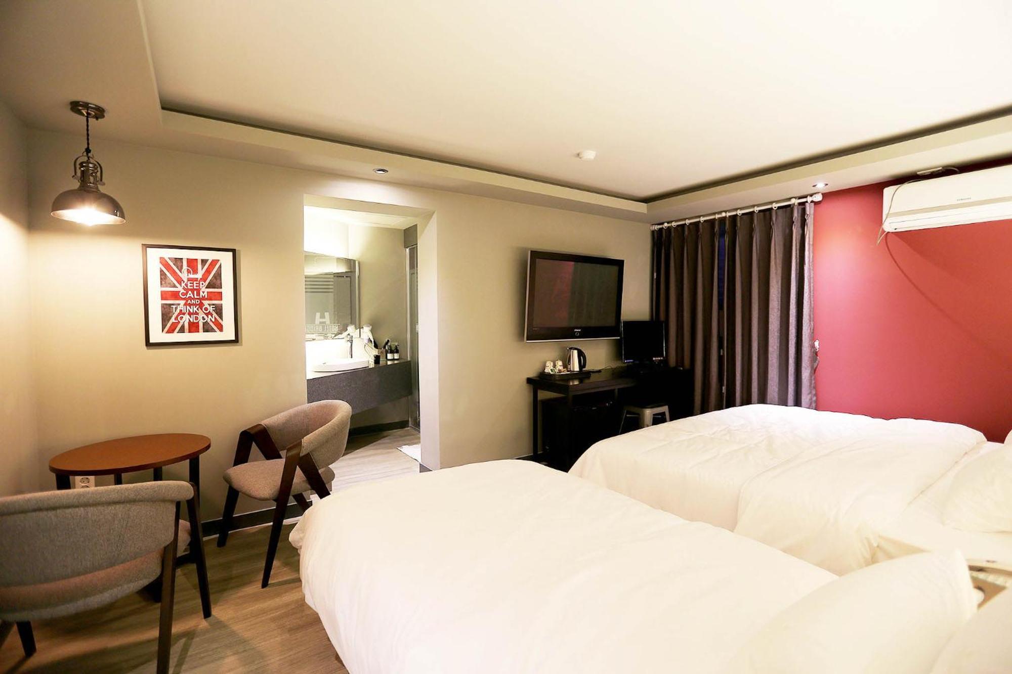 Hotel Bridge Busan Bagian luar foto