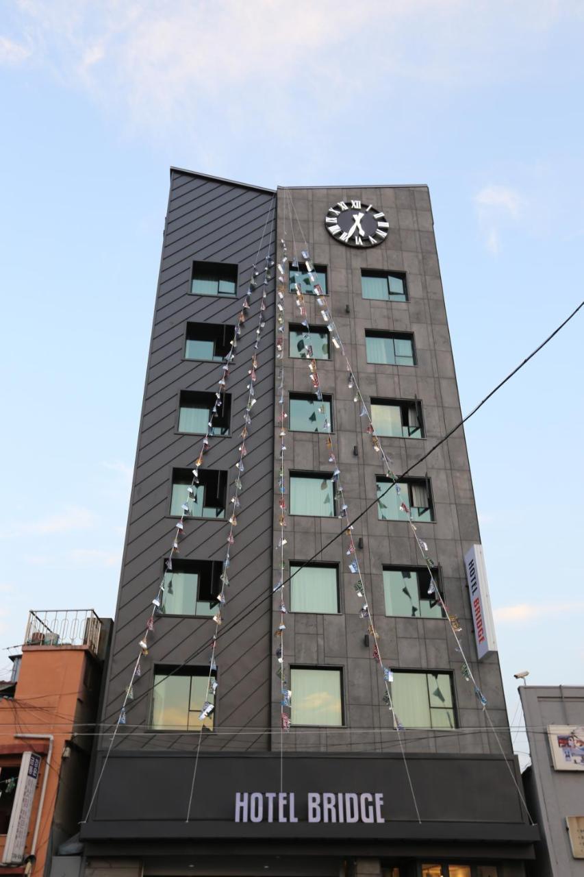 Hotel Bridge Busan Bagian luar foto