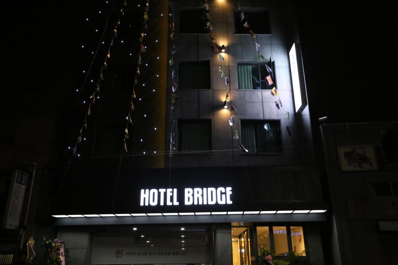 Hotel Bridge Busan Bagian luar foto
