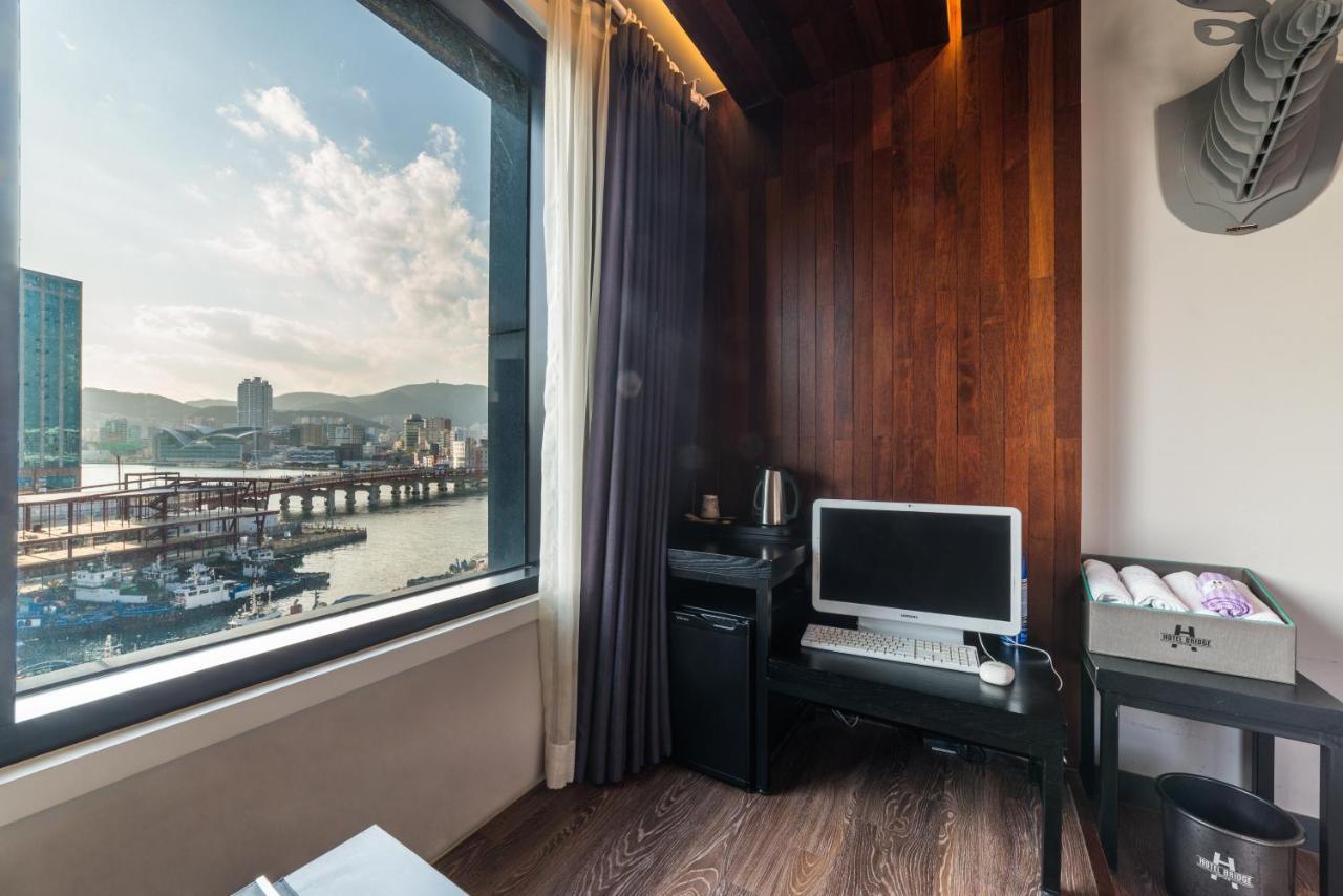 Hotel Bridge Busan Bagian luar foto