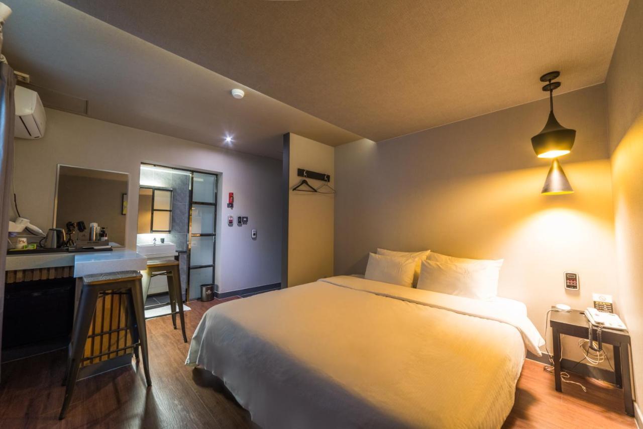 Hotel Bridge Busan Bagian luar foto